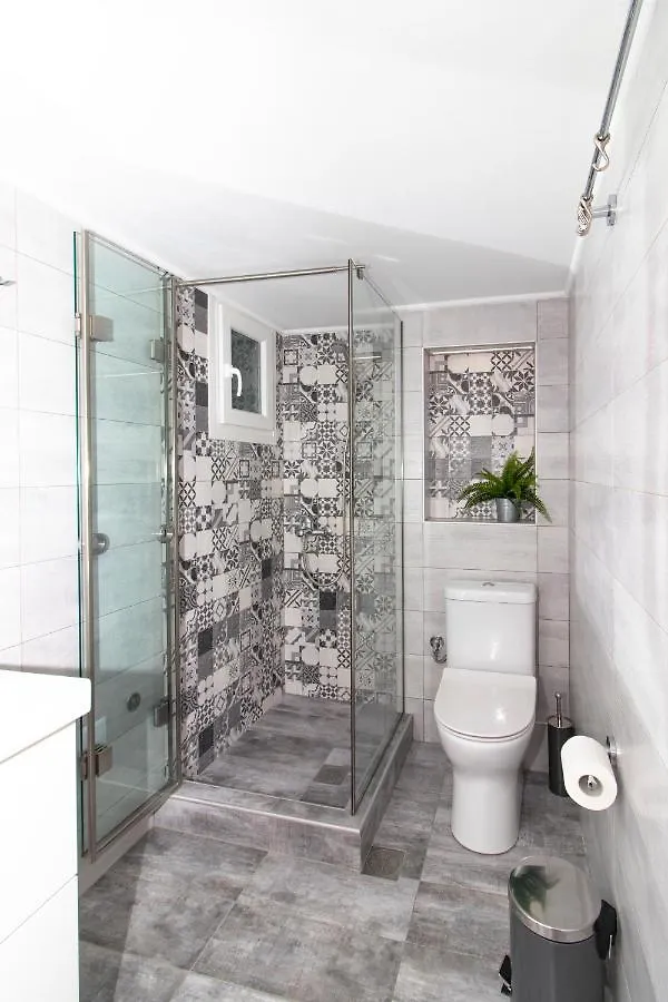 Large, Sunny, Modern Apartment Fully Renovated, Next To Agia Sofia Θεσσαλονίκη